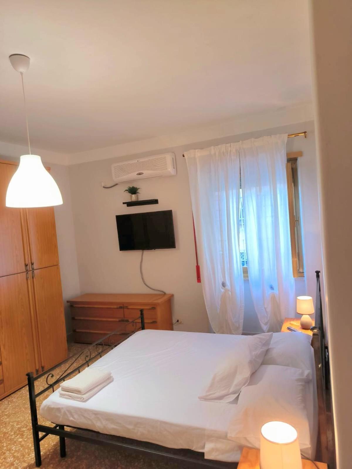Bilocale In Via Degli Orti Variani Roma Esterno foto